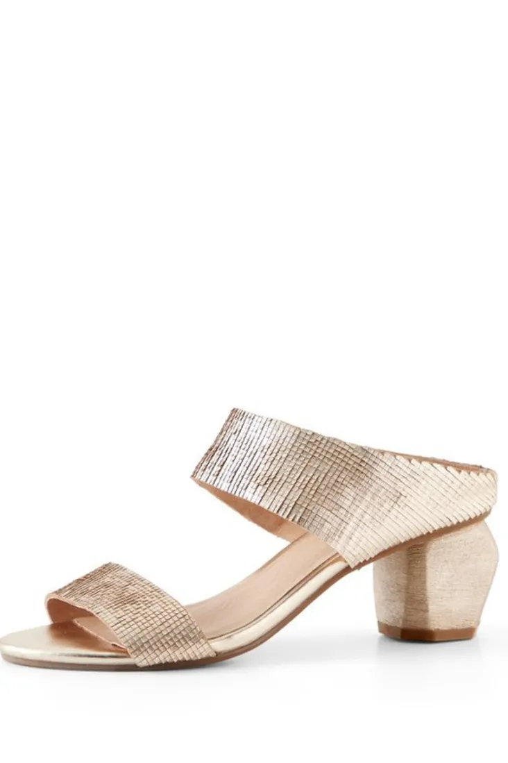 Fashion Soft Surroundings Antelope Amelia Textured Sandal Gold