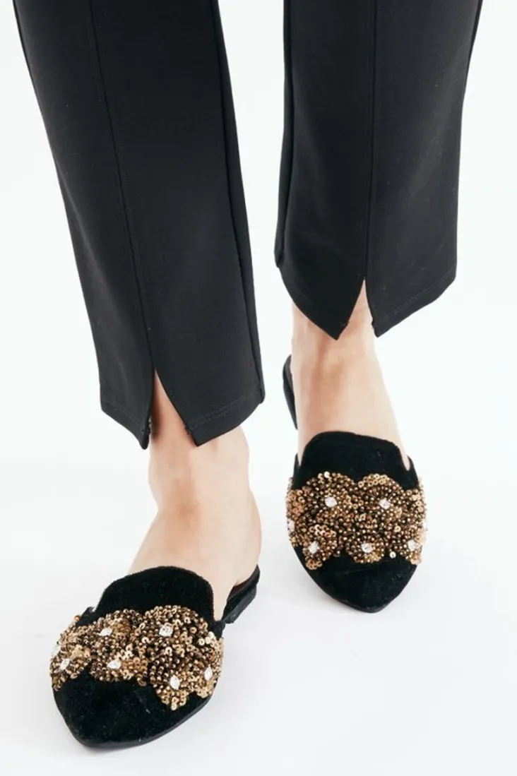 Hot Soft Surroundings Delilah Embellished Slide Black/Gold