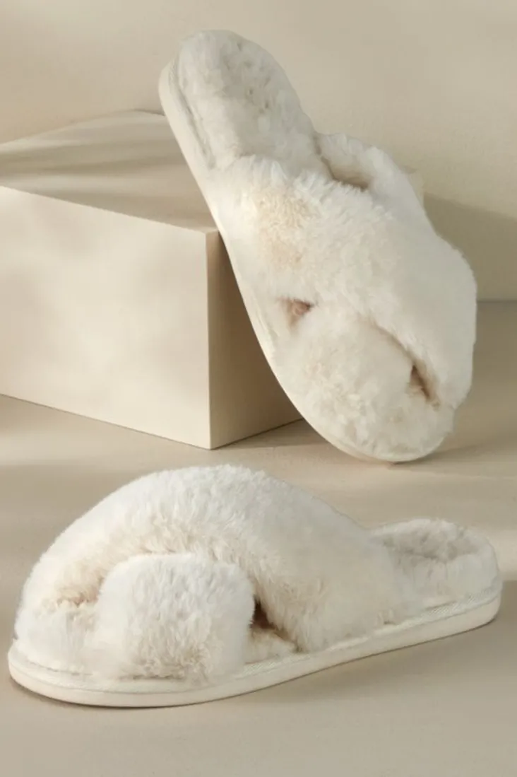 Best Sale Soft Surroundings Dreama Faux Fur Cross Band Slippers