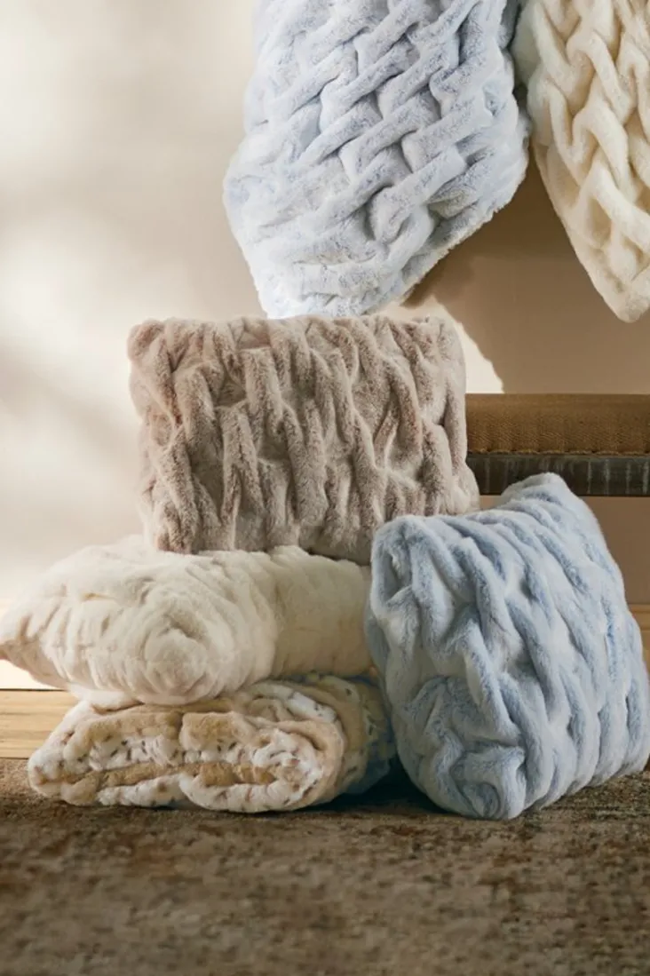 Best Sale Soft Surroundings La Parisienne Faux Fur Pillow