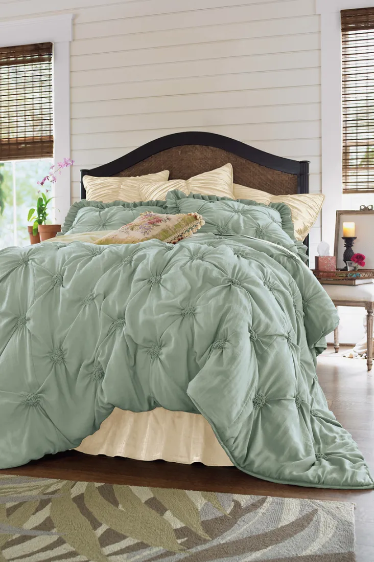 Sale Soft Surroundings Lombardi Smocked Coverlet I SeaMoss